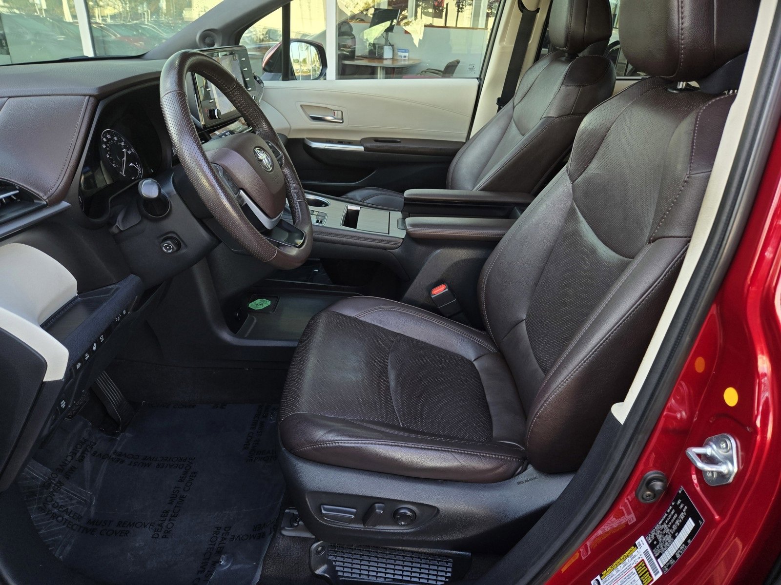 Certified 2022 Toyota Sienna Platinum image 18