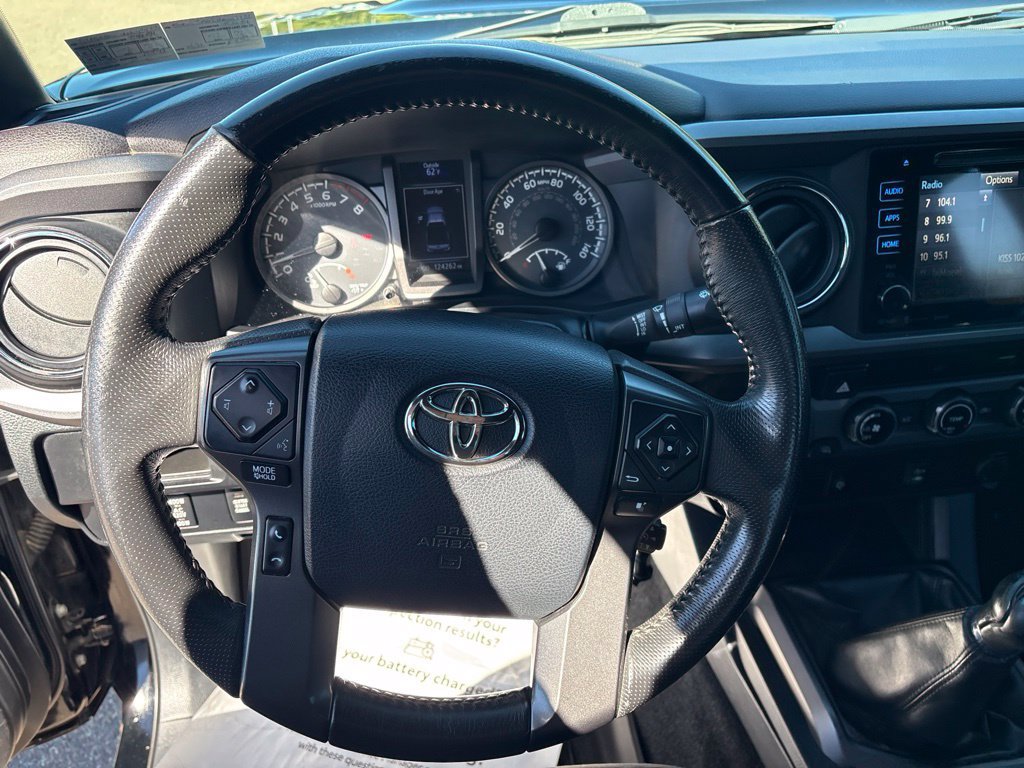 Used 2017 Toyota Tacoma TRD Sport w/ Tow Package AWD/4WD image 23