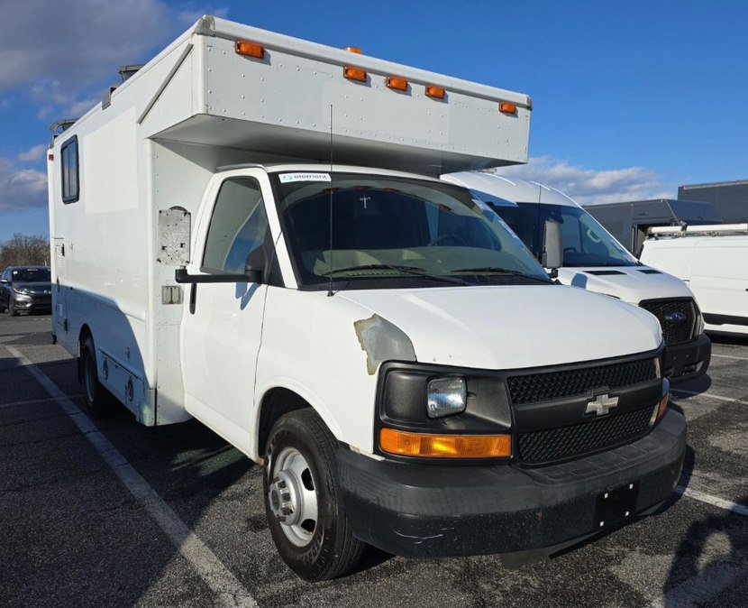 Used 2009 Chevrolet Express 3500 image 4