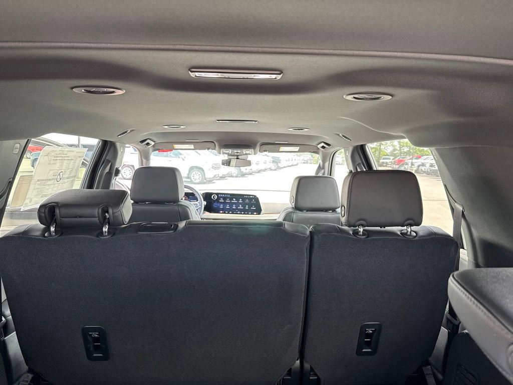 New 2026 Chevrolet Suburban LT AWD/4WD image 25