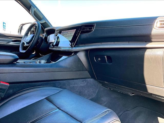 Used 2024 Jeep Wagoneer L Series II w/ Flexible Seating Group image 14