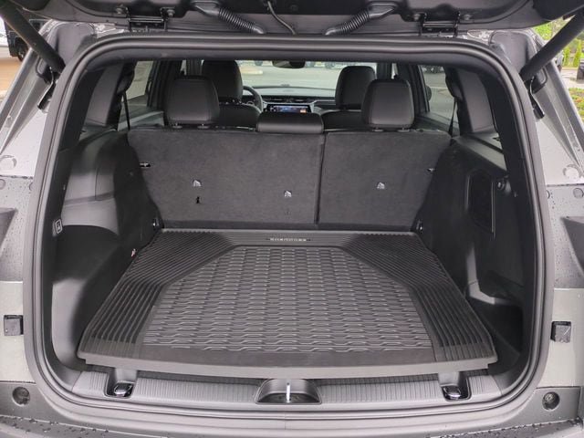 New 2026 Jeep Cherokee Overland AWD/4WD image 13