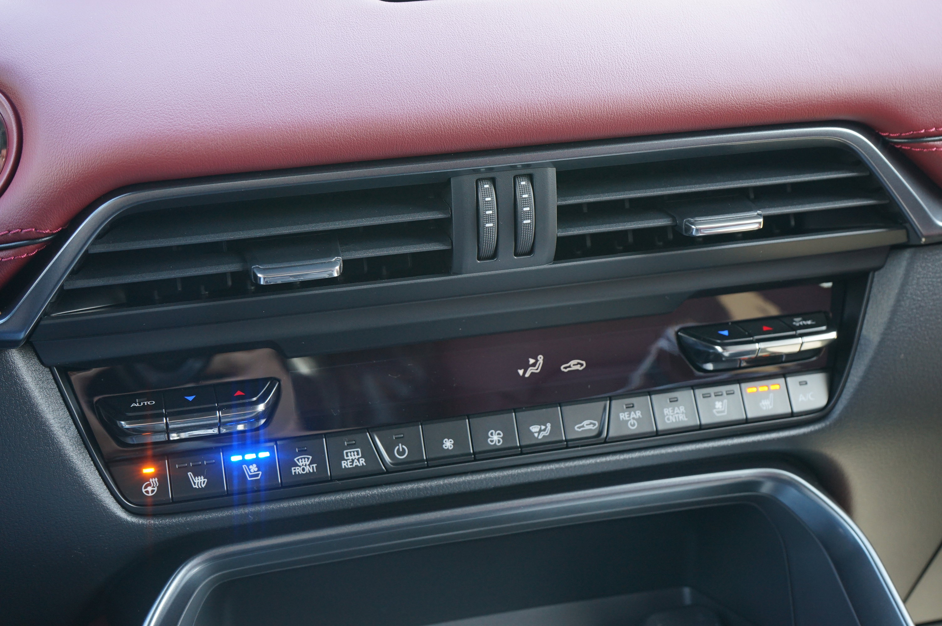 New 2025 MAZDA CX-70 Plug-In Hybrid w/ Premium Plus image 15