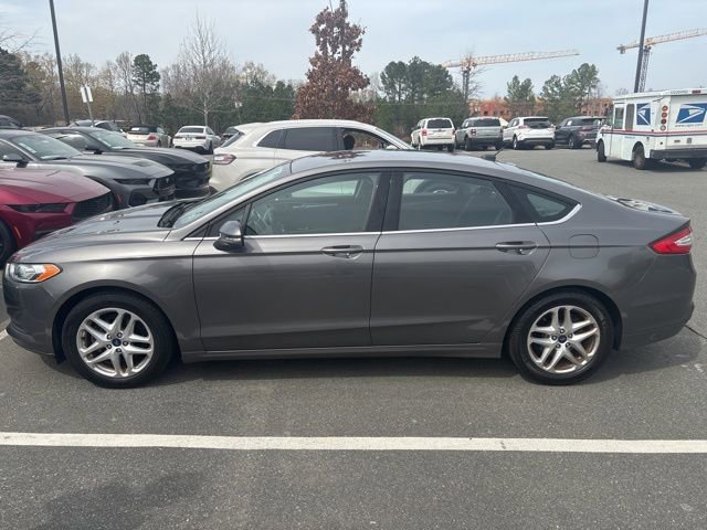 Used 2014 Ford Fusion SE image 1