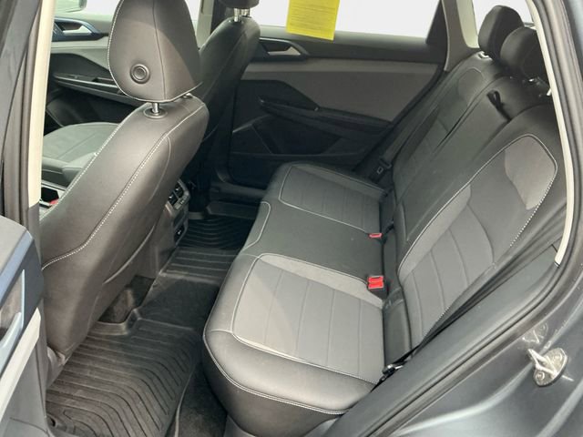 Used 2024 Volkswagen Taos SE image 14