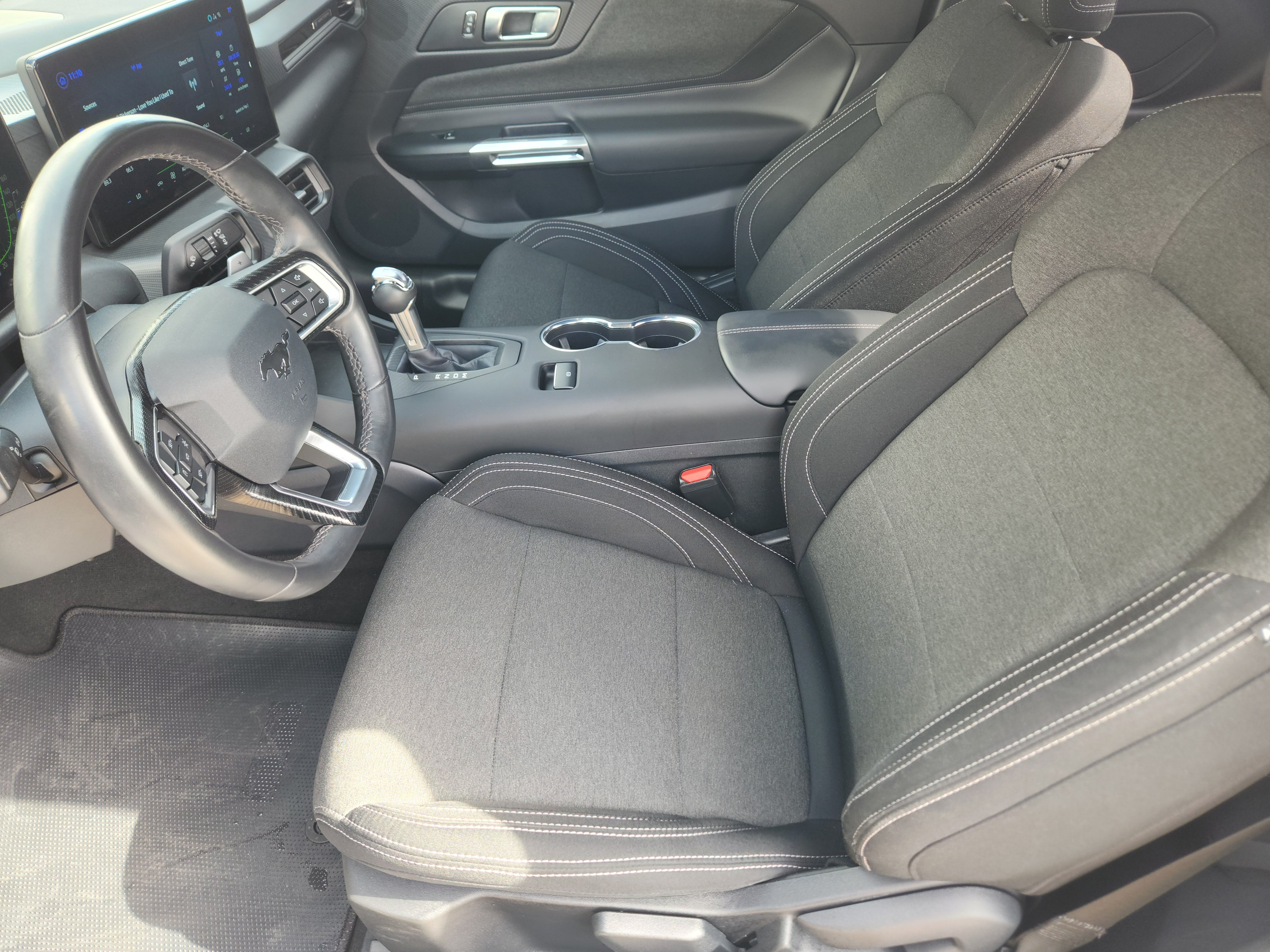 Used 2025 Ford Mustang GT RWD image 9