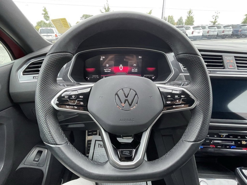 Used 2024 Volkswagen Tiguan SE R-Line image 11