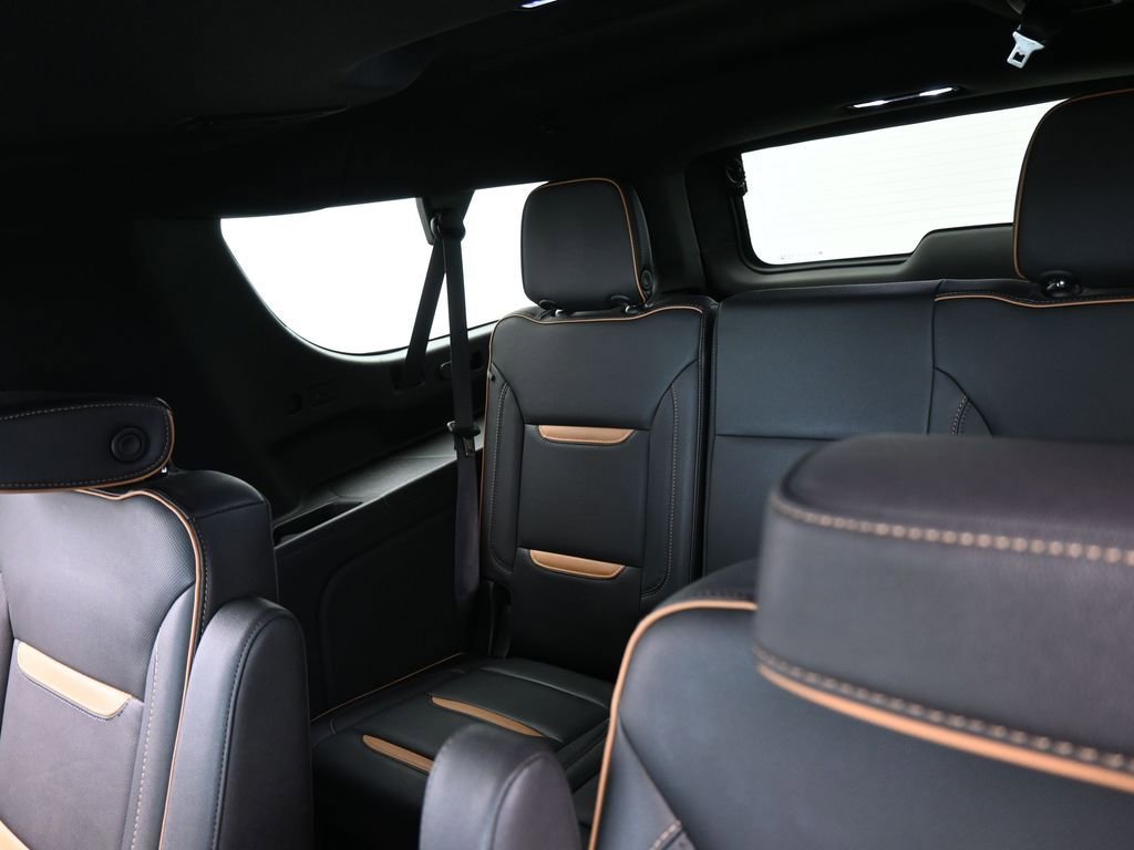 Used 2023 GMC Yukon XL AT4 image 42