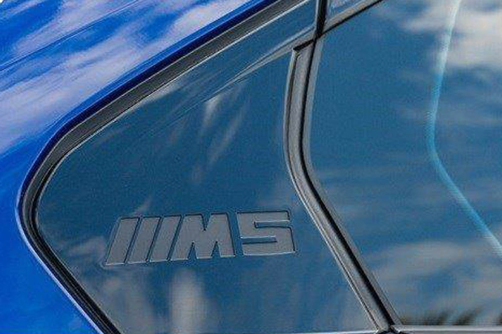 Used 2025 BMW M5 w/ Carbon Package image 63