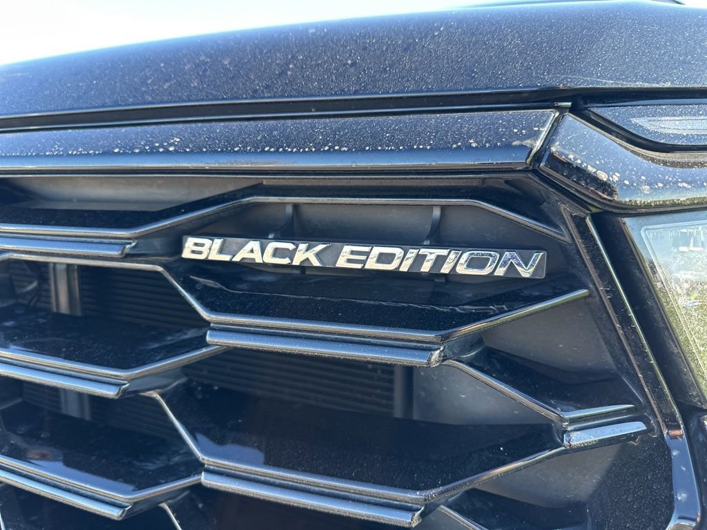 Used 2025 Honda Pilot Black Edition image 4