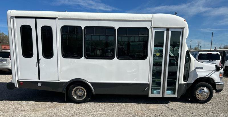 Used 2019 Ford E-350 and Econoline 350 Super Duty w/ Shuttle Bus Prep Package RWD image 4
