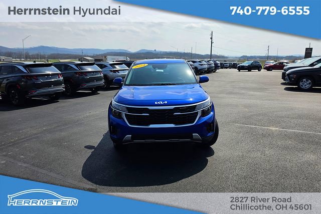 Used 2024 Kia Seltos LX AWD/4WD image 2