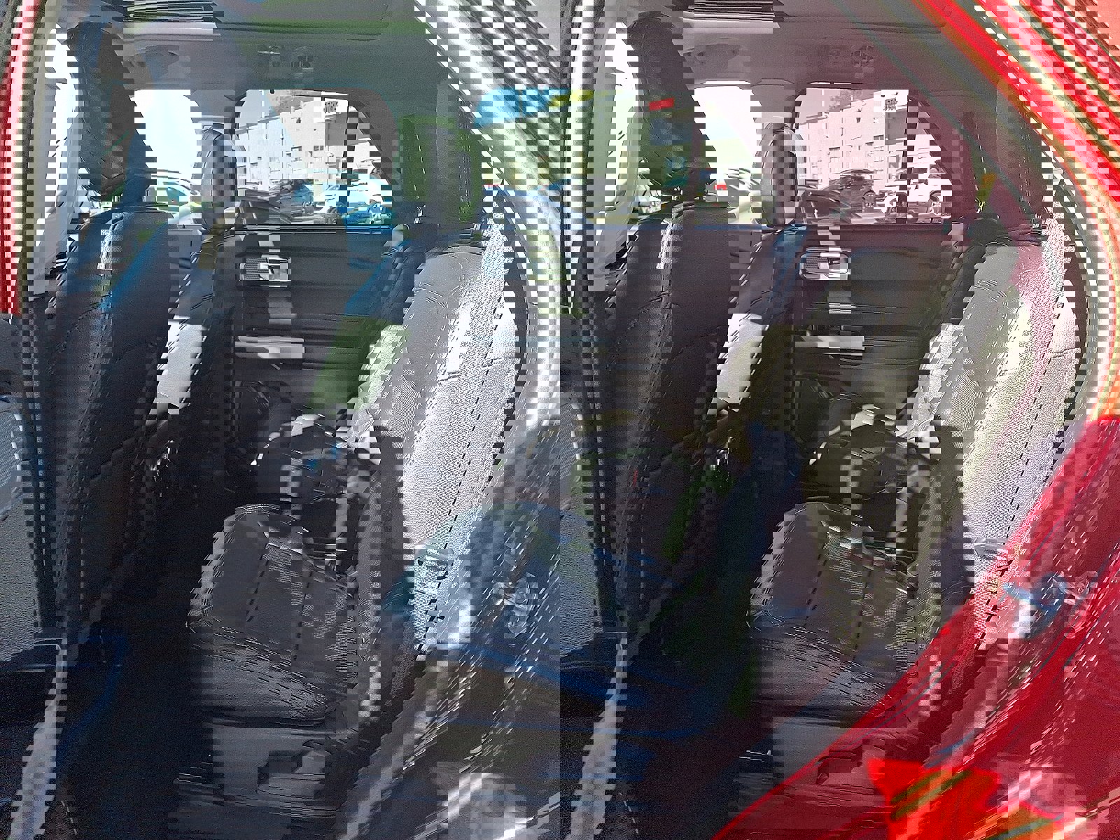 Used 2022 Ford Explorer Limited w/ Equipment Group 301A image 10