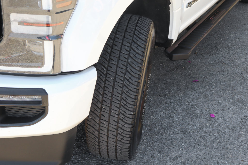 Used 2022 Ford F350 Lariat w/ Black Appearance Package AWD/4WD image 51