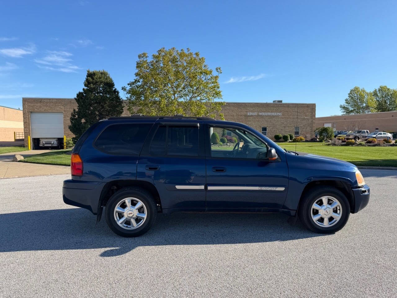 Used 2004 GMC Envoy SLT AWD/4WD image 5