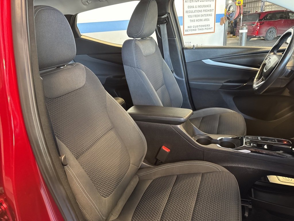 Used 2023 Chevrolet Bolt EUV LT w/ Comfort Package image 30
