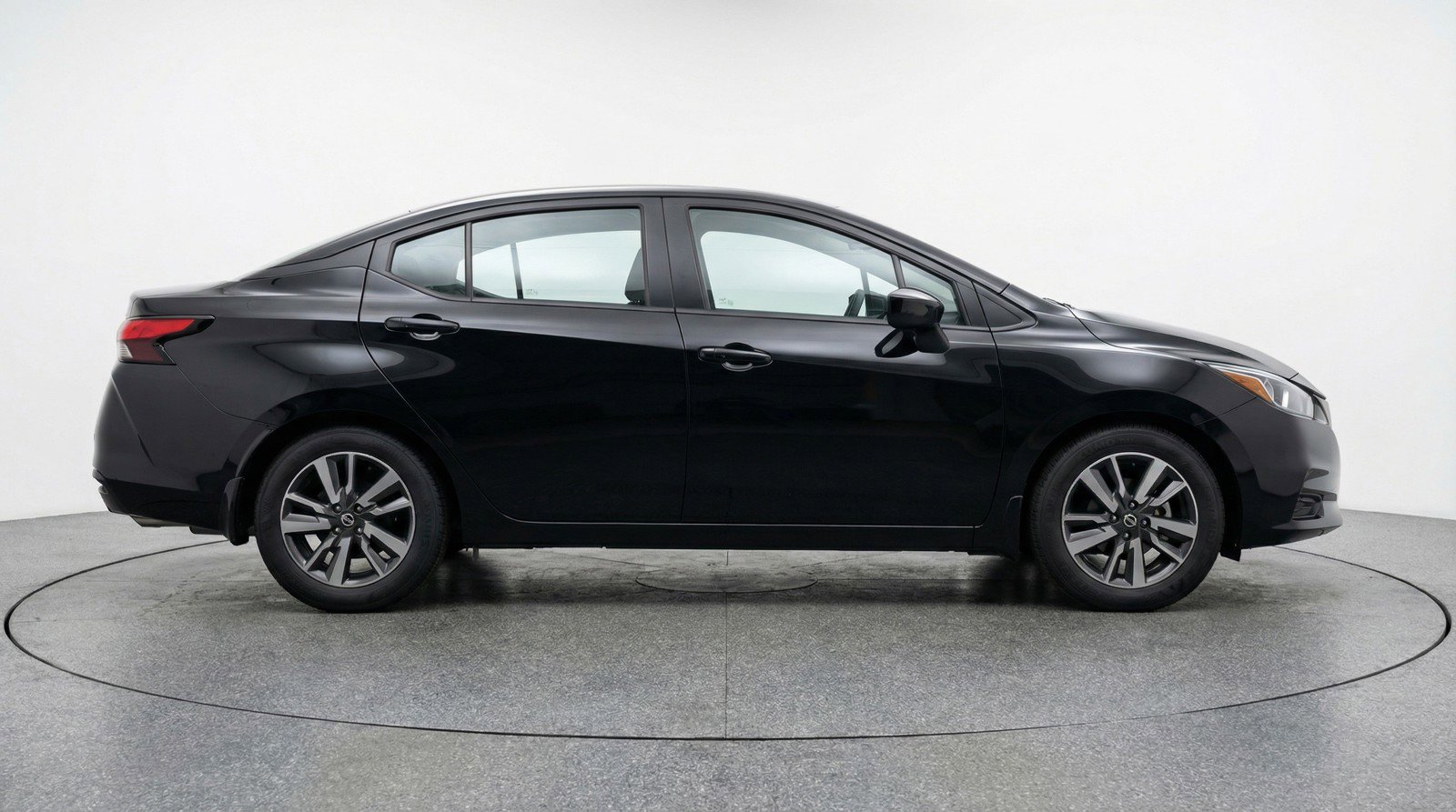 Used 2025 Nissan Versa SV image 11