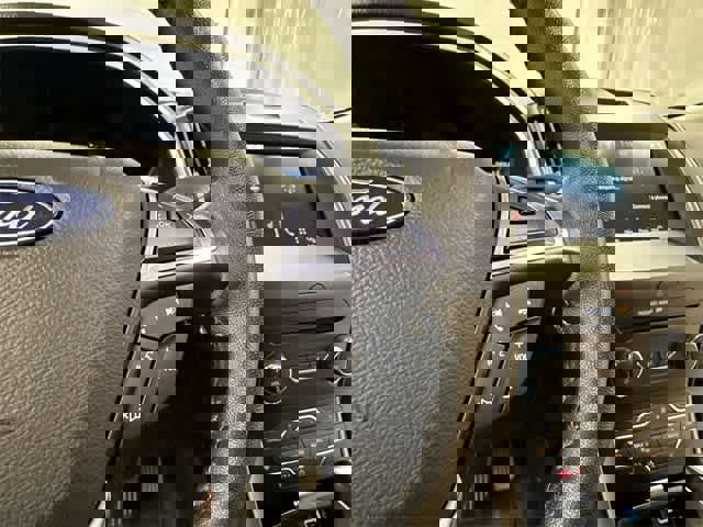 Used 2018 Ford Edge SEL image 9