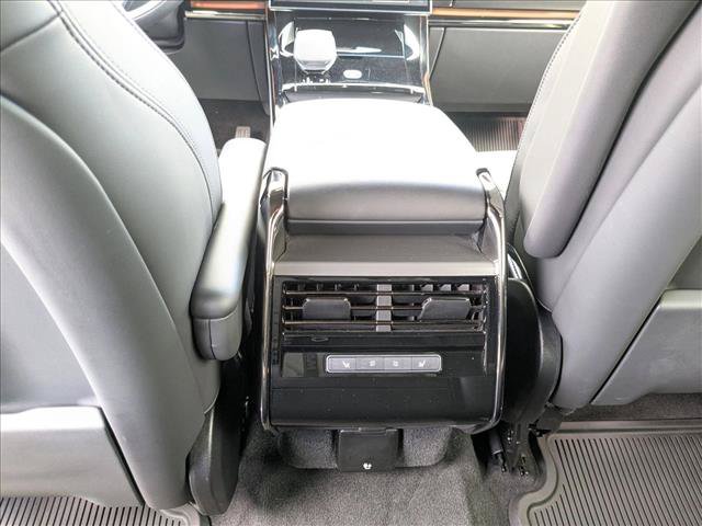 Used 2024 Land Rover Range Rover Sport SE AWD/4WD image 19