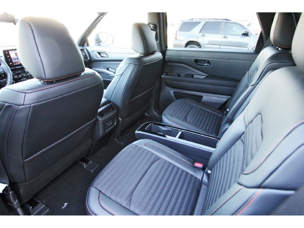 New 2026 Nissan Pathfinder Rock Creek w/ Rock Creek Premium Package AWD/4WD image 11