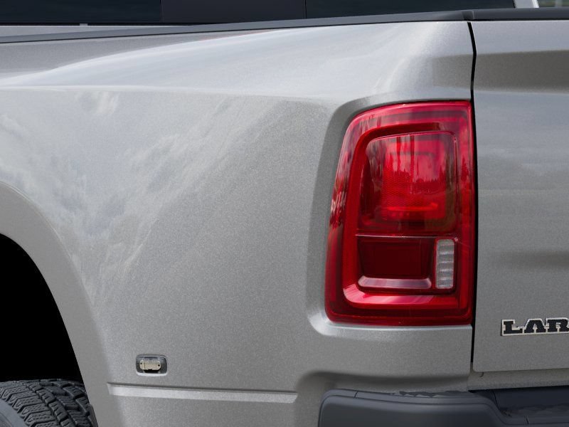 New 2026 RAM 3500 Laramie AWD/4WD image 9