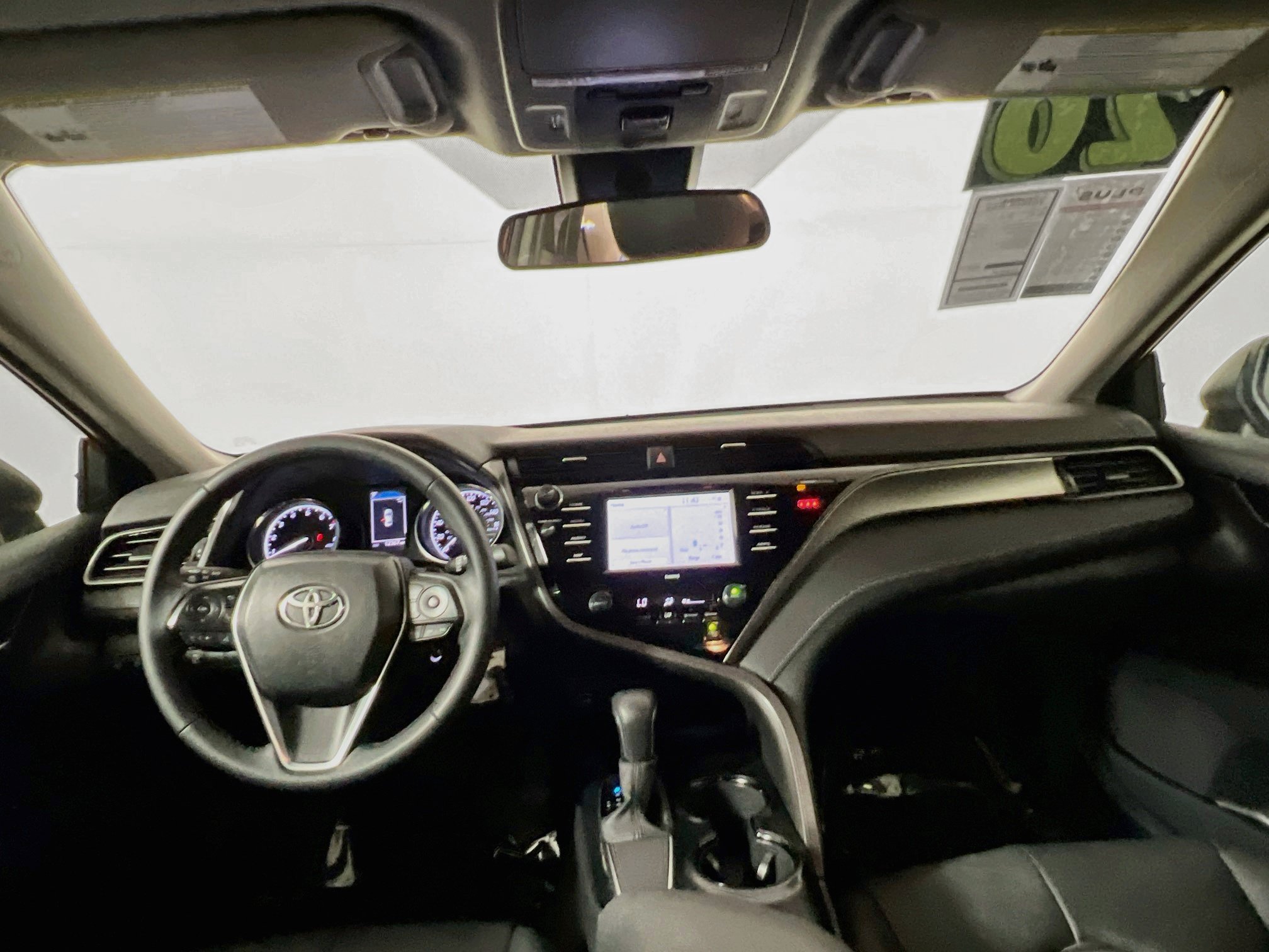 Used 2020 Toyota Camry SE FWD image 29