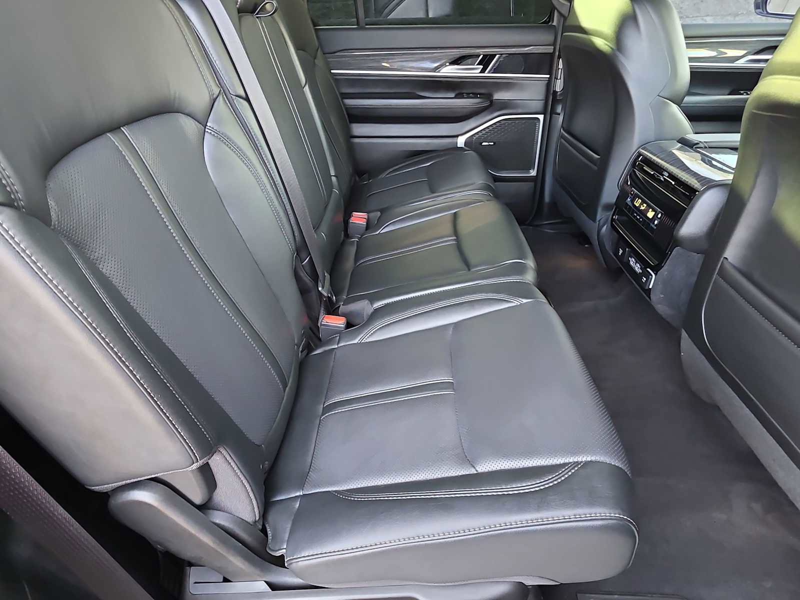 Used 2022 Jeep Wagoneer Series II image 17