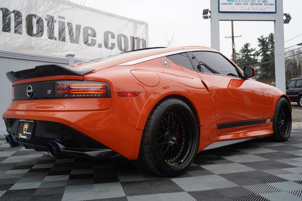 Used 2024 Nissan Z Performance w/ Heritage Edition image 6