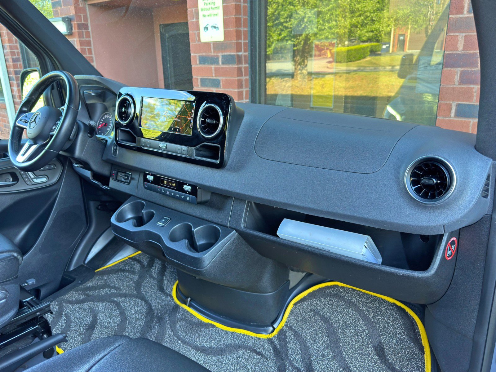 Used 2021 Mercedes-Benz Sprinter 2500 w/ Comfort Plus Package image 13
