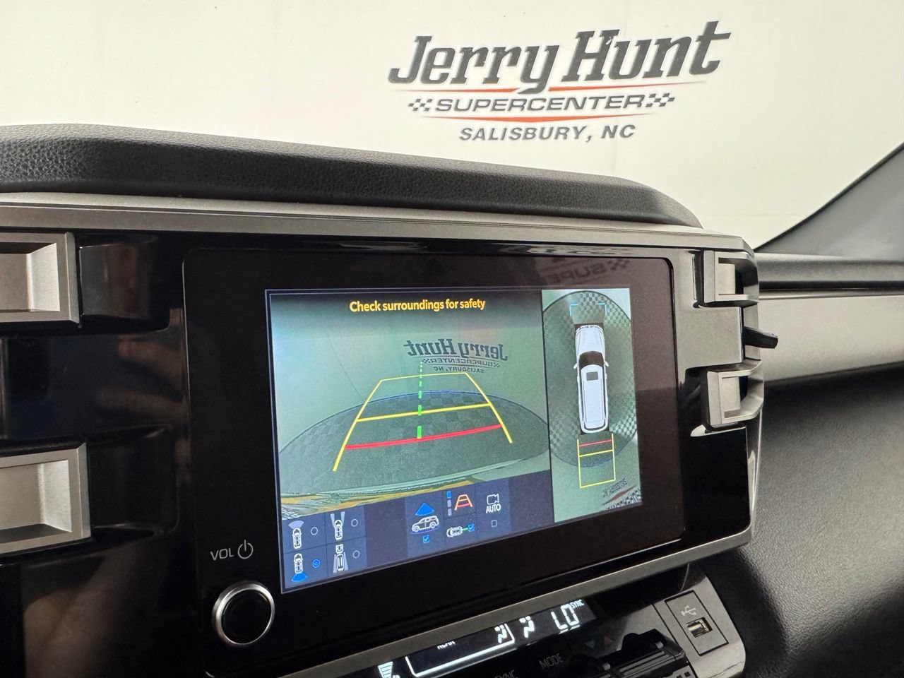 Used 2025 Toyota Sequoia SR5 AWD/4WD image 14