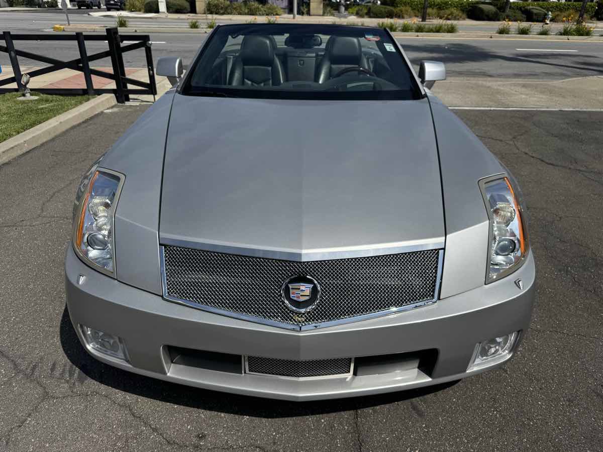Used 2008 Cadillac XLR RWD image 12
