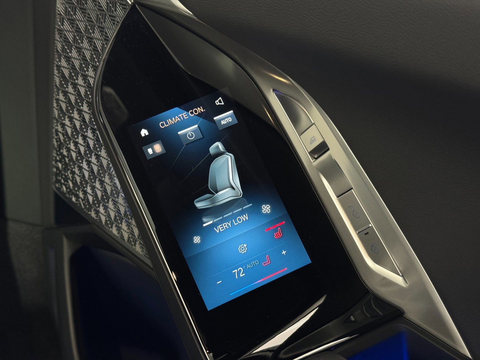 Used 2023 BMW i7 xDrive60 image 44