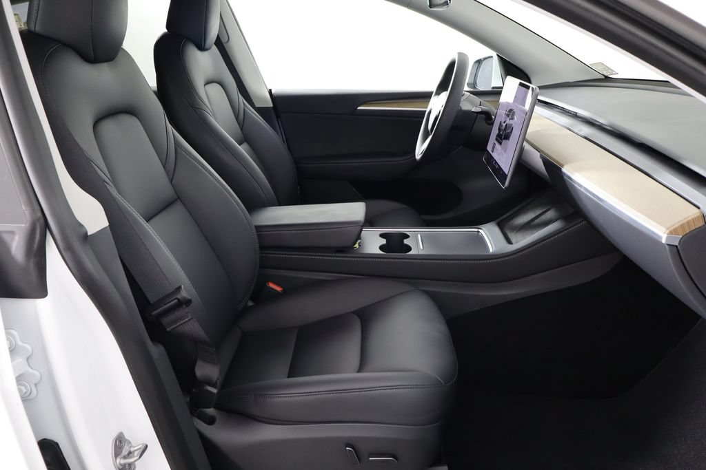 Used 2023 Tesla Model Y AWD image 17