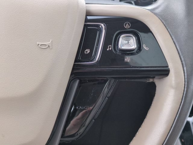 Used 2021 Lincoln Corsair FWD w/ Premium Package image 17