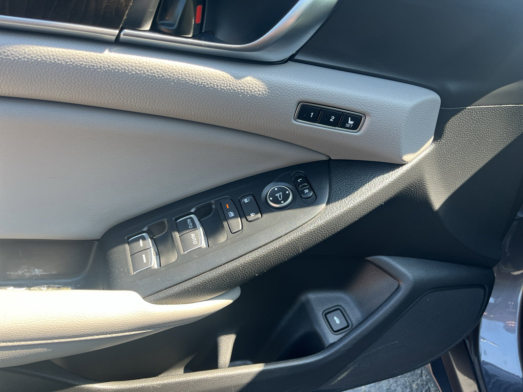 Used 2018 Honda Accord EX-L image 19