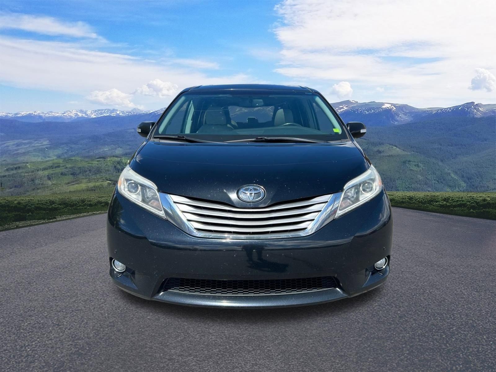 Used 2017 Toyota Sienna Limited AWD/4WD image 9