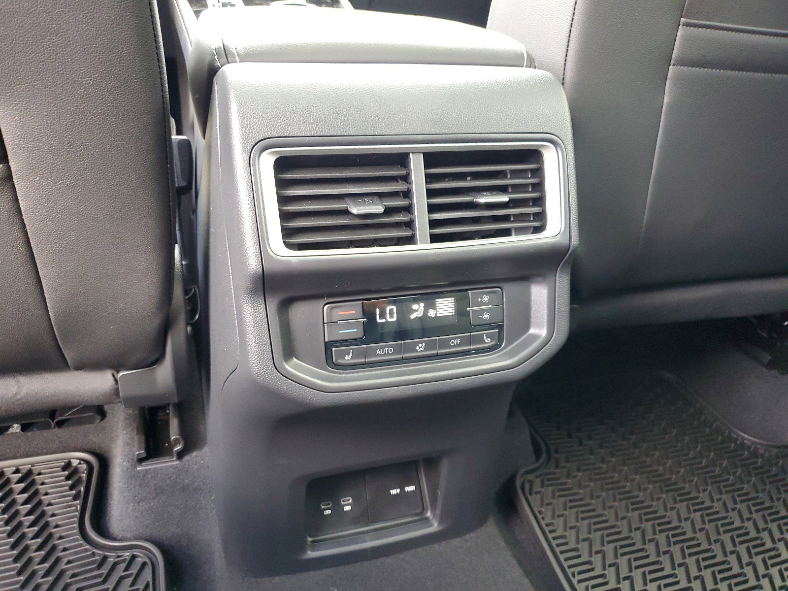 New 2025 Volkswagen Atlas SEL image 15