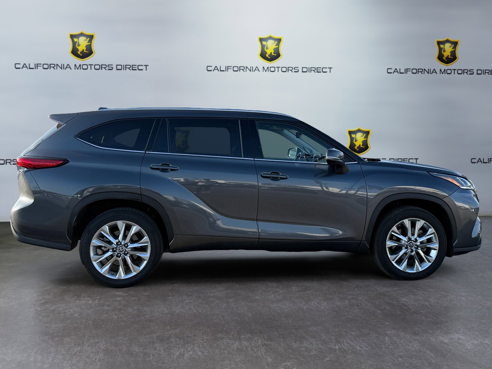 Used 2023 Toyota Highlander Limited image 6
