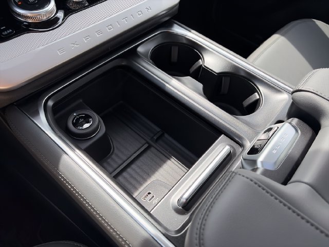 New 2027 Ford Expedition Active AWD/4WD image 26
