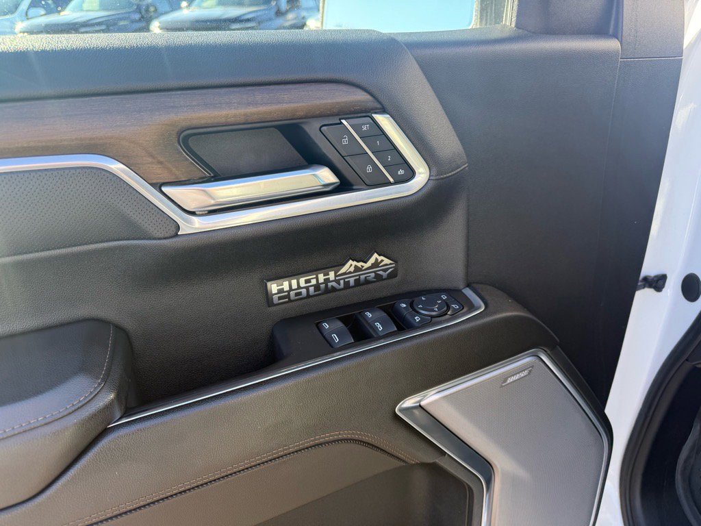 Used 2025 Chevrolet Silverado 1500 High Country w/ Technology Package image 14