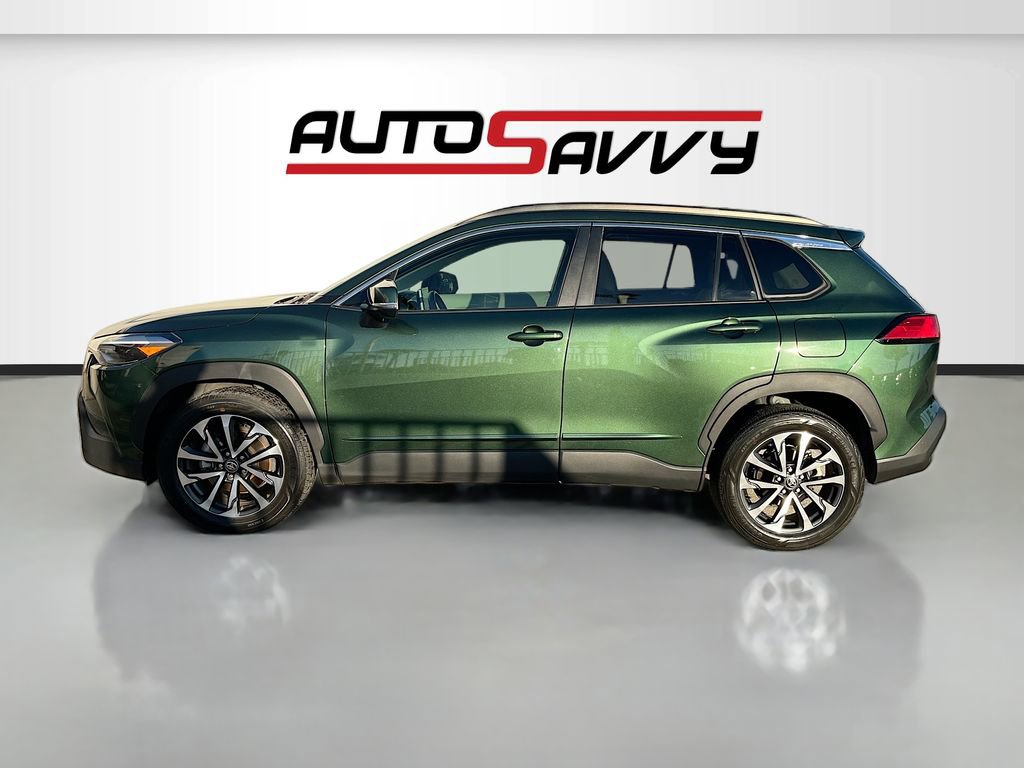 Used 2022 Toyota Corolla Cross XLE w/ Convenience Package FWD image 4