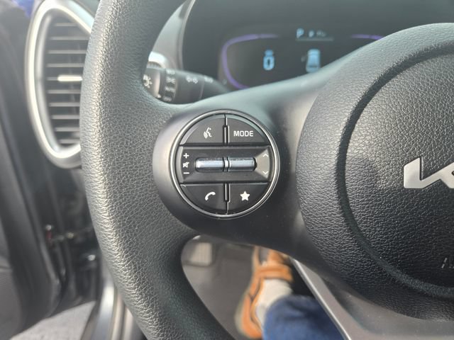 Used 2025 Kia Soul LX w/ LX Technology Package FWD image 15