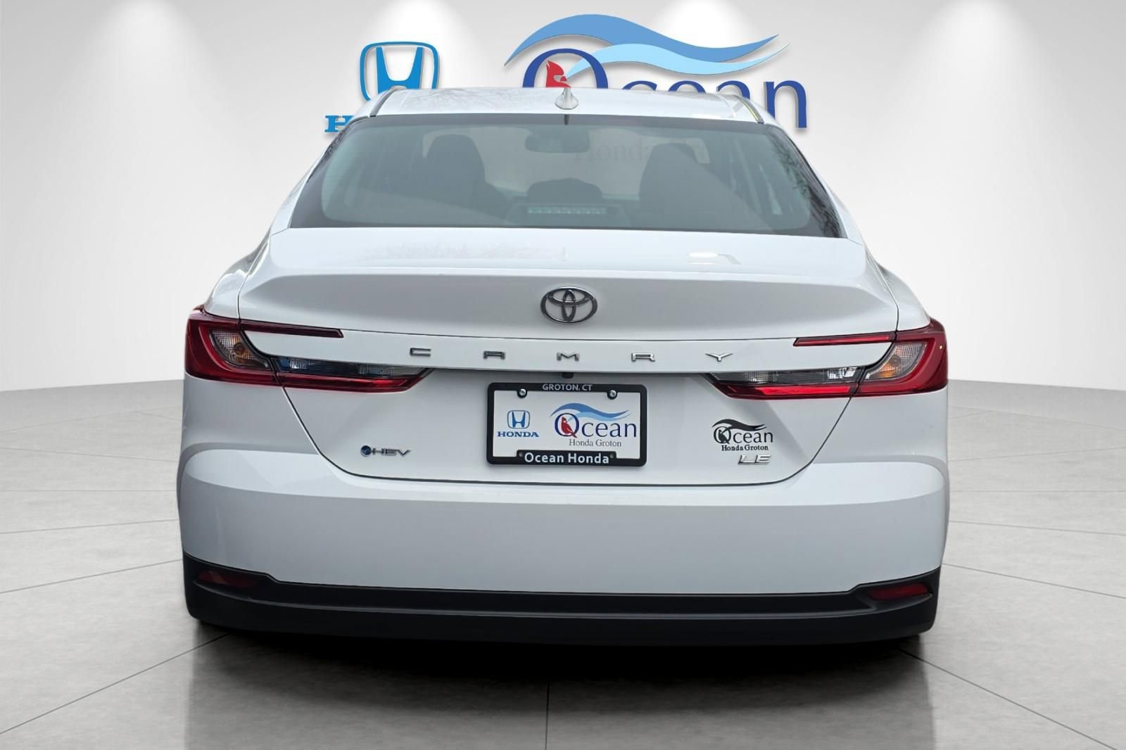 Used 2025 Toyota Camry LE FWD image 4