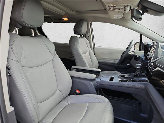 Used 2023 Toyota Sienna Limited AWD/4WD image 22