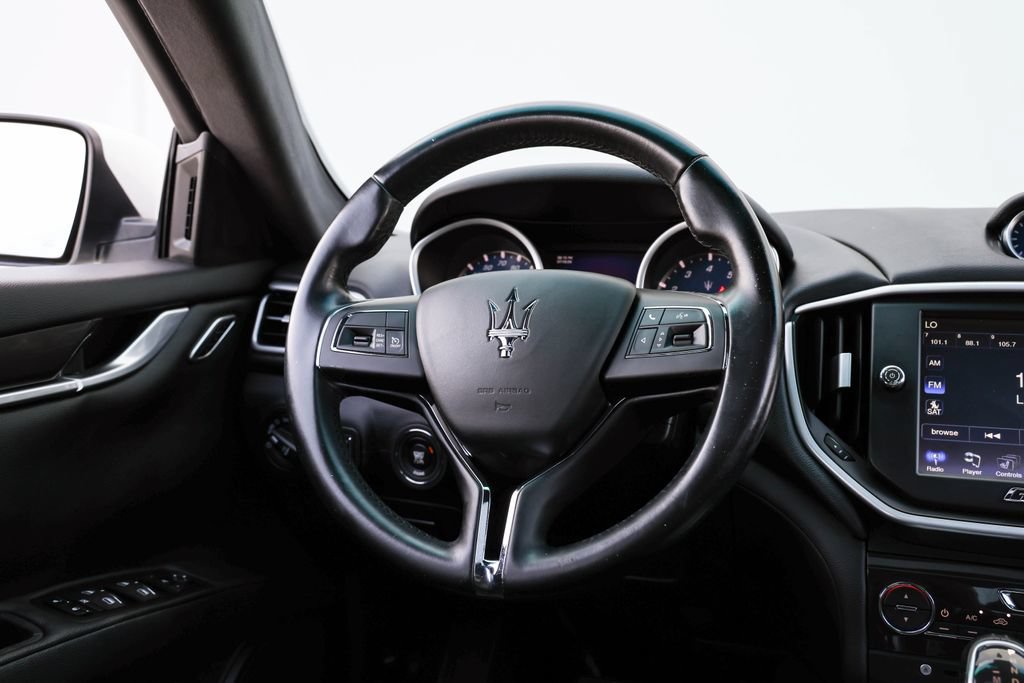 Used 2015 Maserati Ghibli RWD image 34
