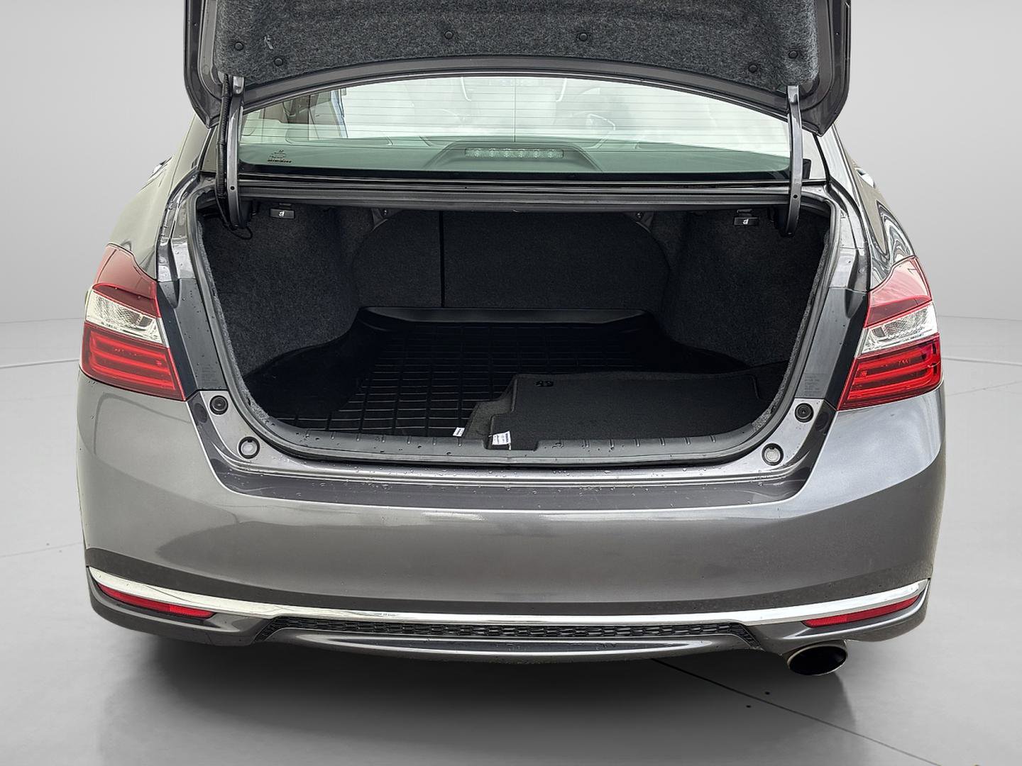 Certified 2017 Honda Accord EX-L image 6