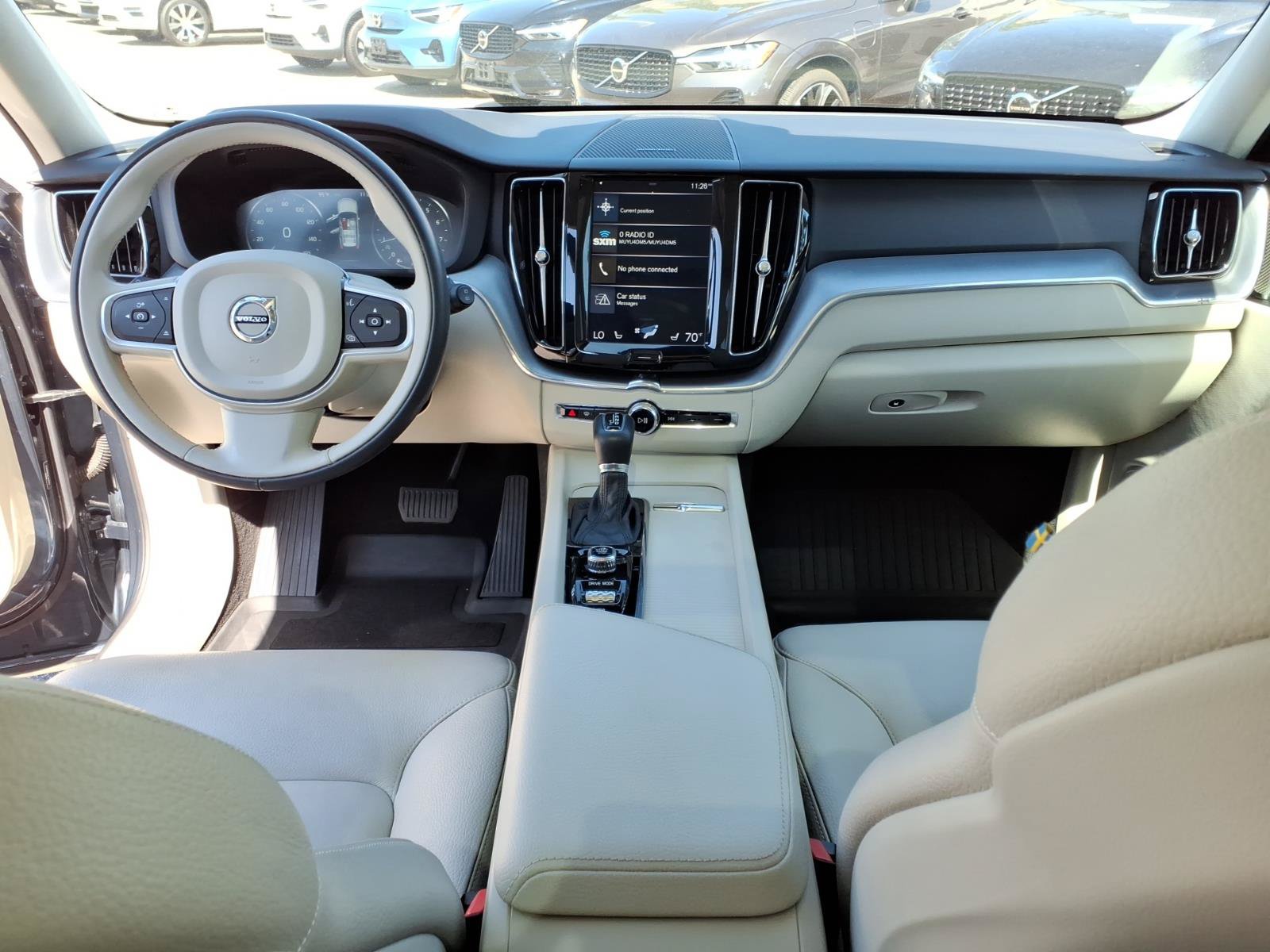 Used 2020 Volvo XC60 T5 Momentum FWD image 5