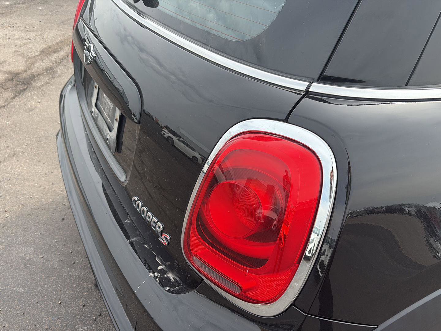 Used 2019 MINI Cooper S w/ Signature Upholstery Package image 8