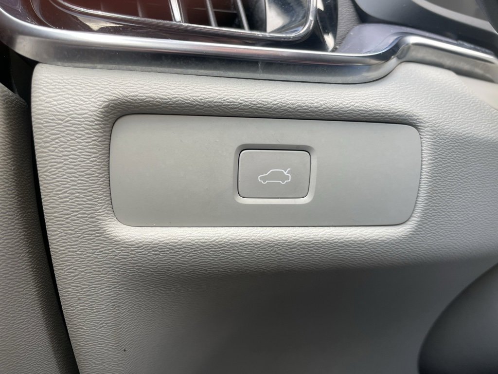 Used 2024 Volvo S60 B5 Core image 46