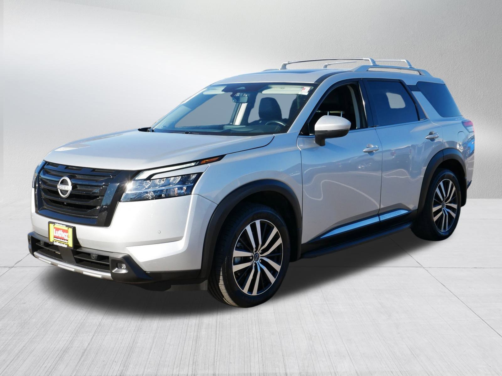 Used 2023 Nissan Pathfinder Platinum w/ Lighting Package (N93) image 3